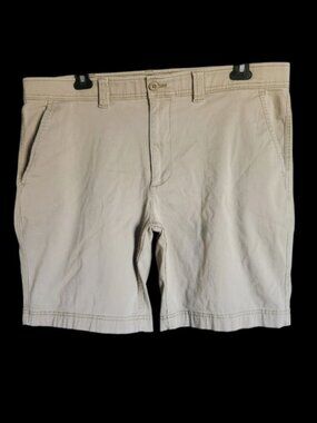 St. John's Bay Khaki Shorts Size 42 Comfort Stretch flat front Slash pockets